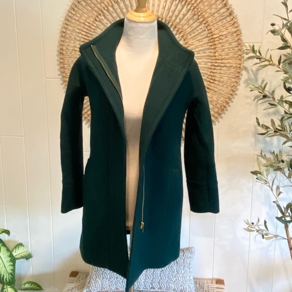 J. Crew Cocoon Coat 2 Wool
Blend Zip Up Pine Green Size 0P runs like a 6 - Picture 2 of 12